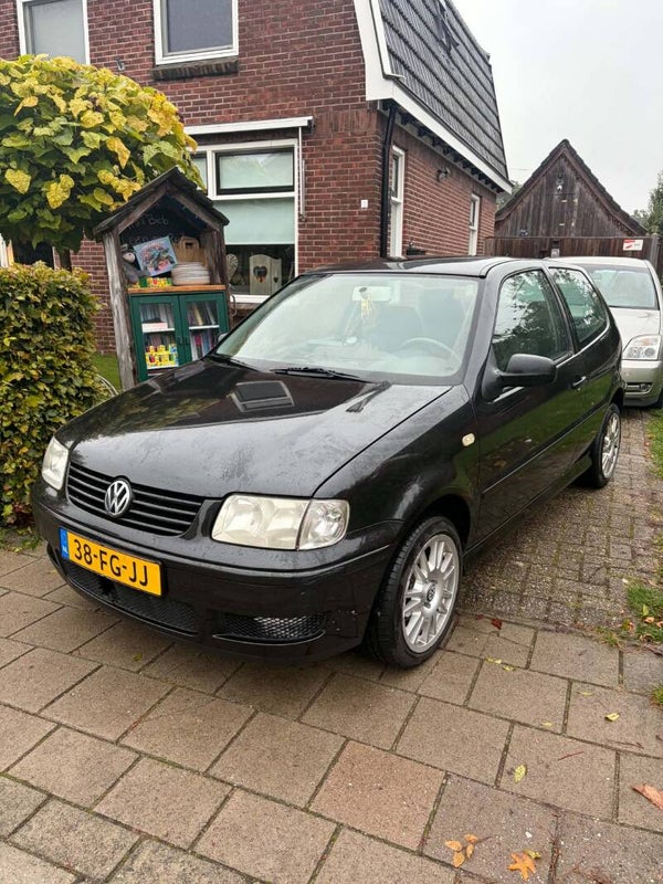 Volkswagen Polo 1.4 44KW 2000 Zwart