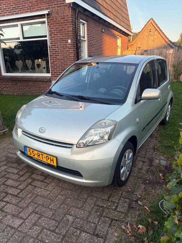 Daihatsu Sirion 2. 1.3 16V automaat.