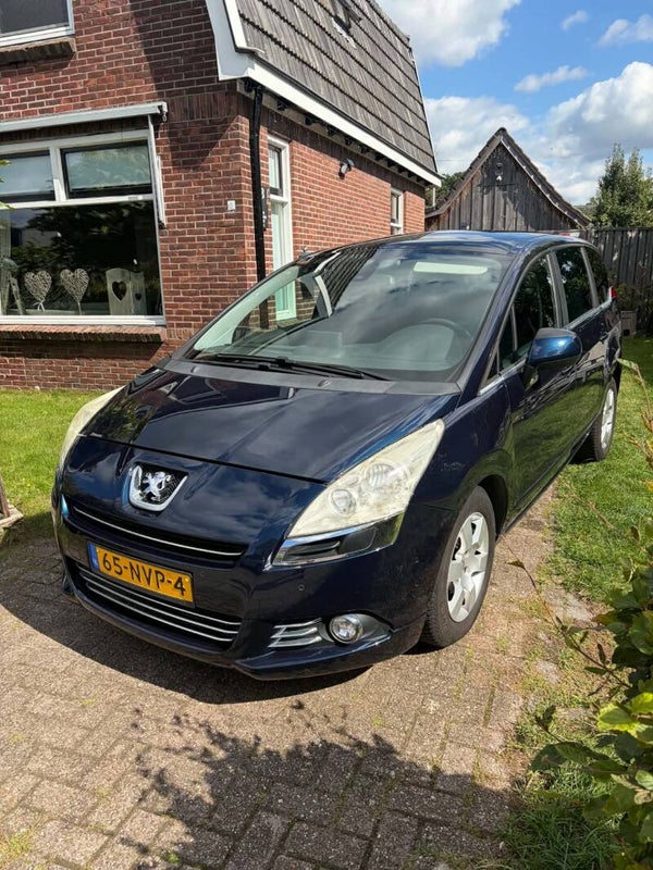 Peugeot 5008 2011 7 pl Apk 8-9-2027