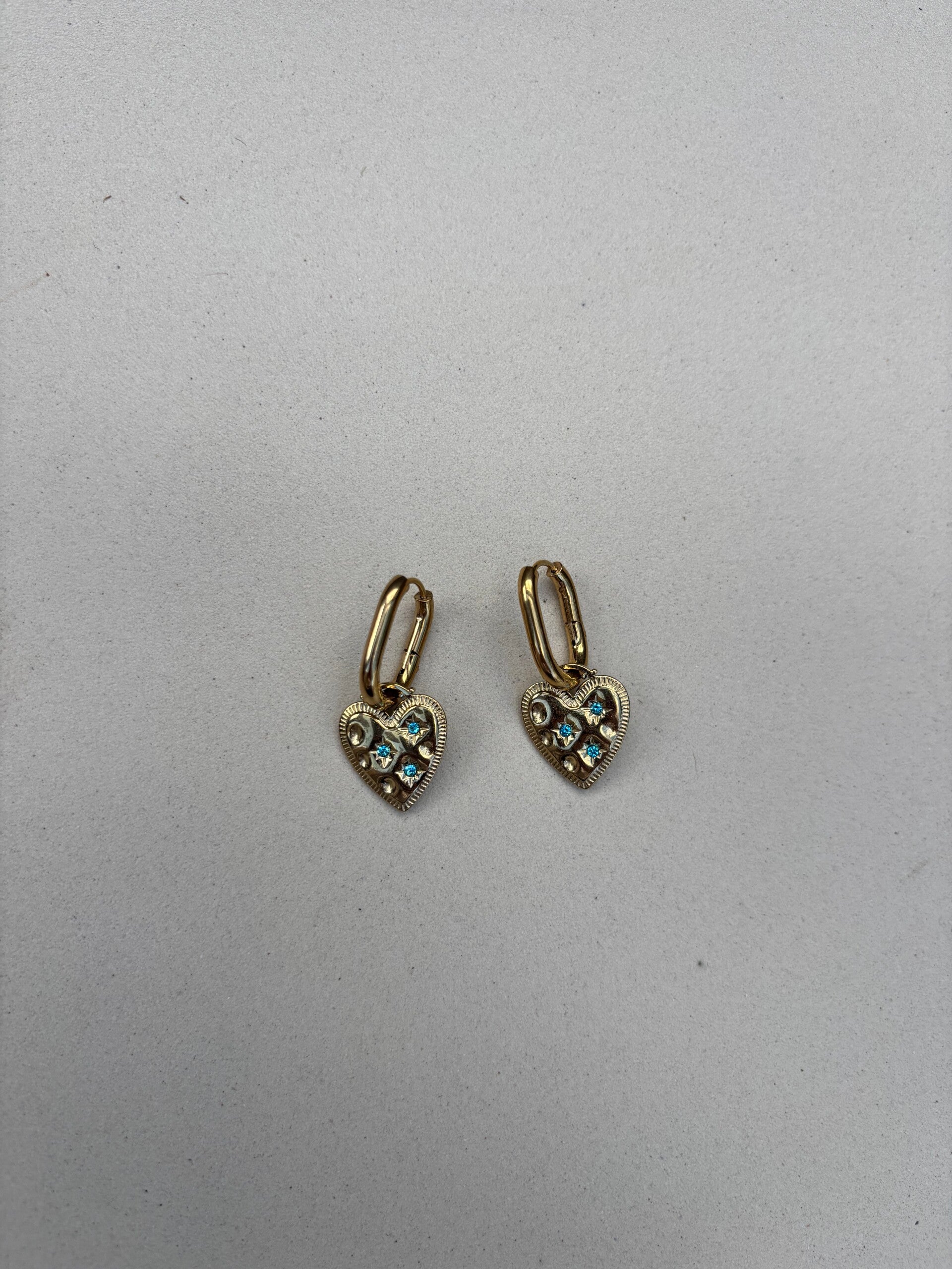 Luxe blauwe love oorbellen