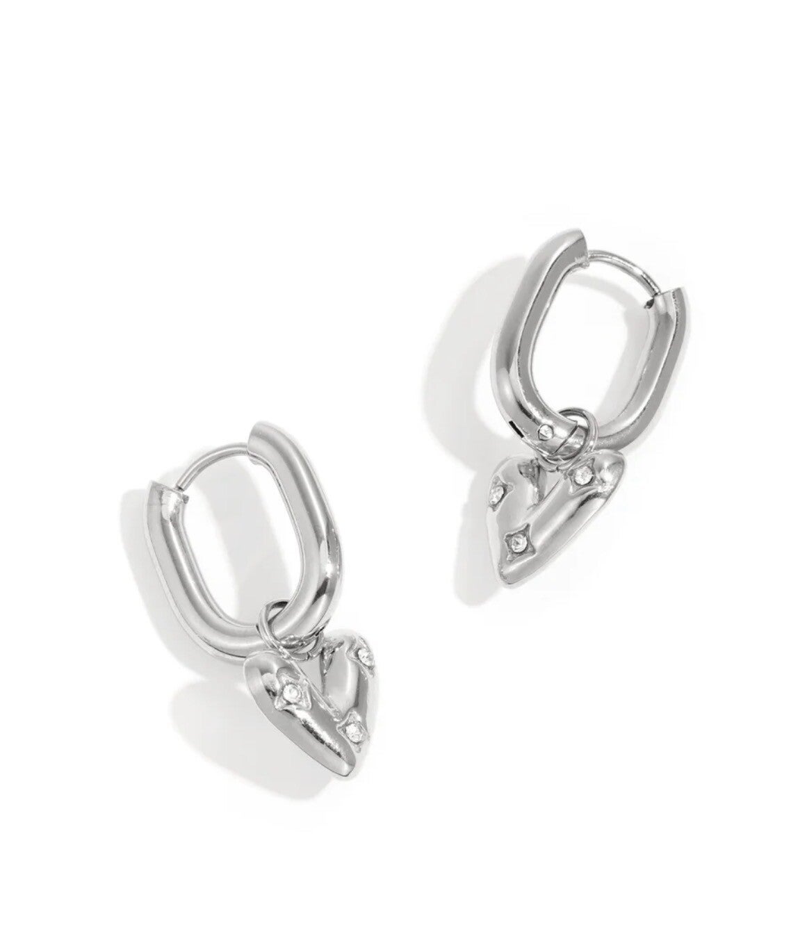 Diamant mini love oorbellen zilver