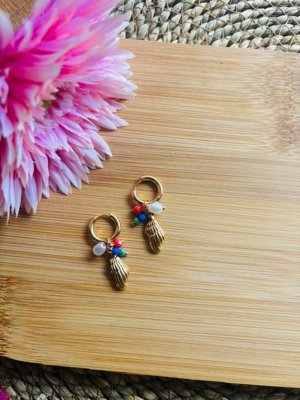 Mini schelp oorbellen goud