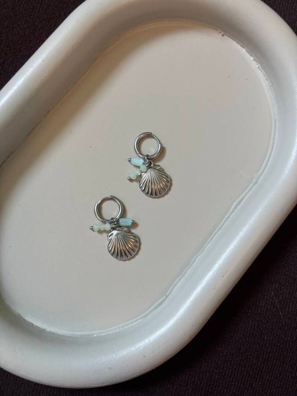 Zee scehlp oorbellen mint zilver