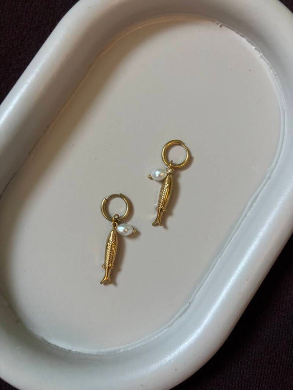 Grote vis oorbellen parel goud