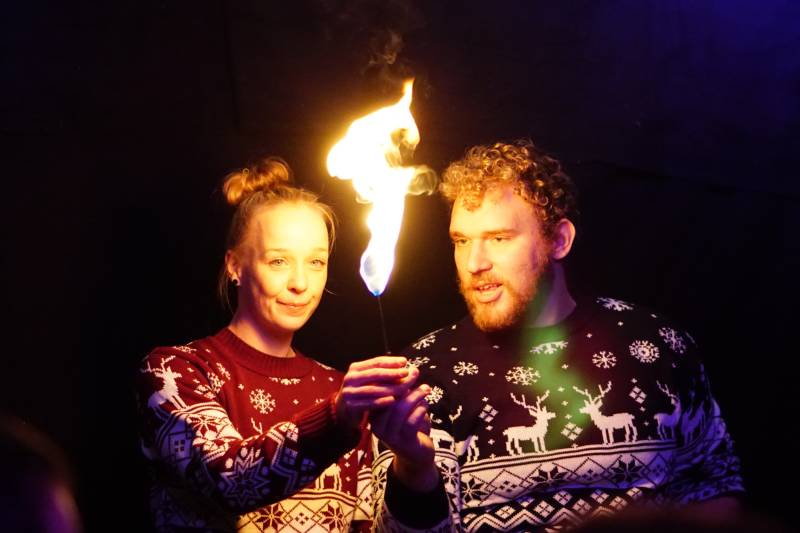 Duo NoNonsense tijdens het winterfestival in de oosterpark 