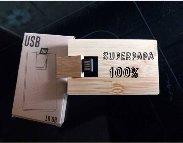 USB kaart in Bamboehouder