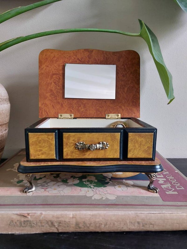 Sieradenkist leeuwenpootjes