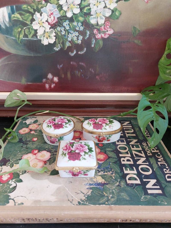 Vintage porseleinen sieraden doosjes