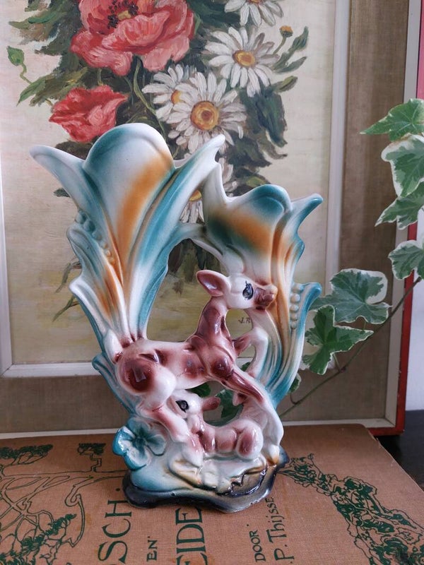 Hertenvaas met jong Italy