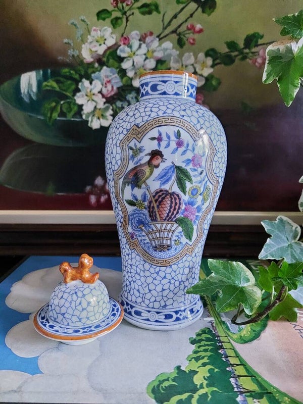 Oosterse dekselvaas vogel