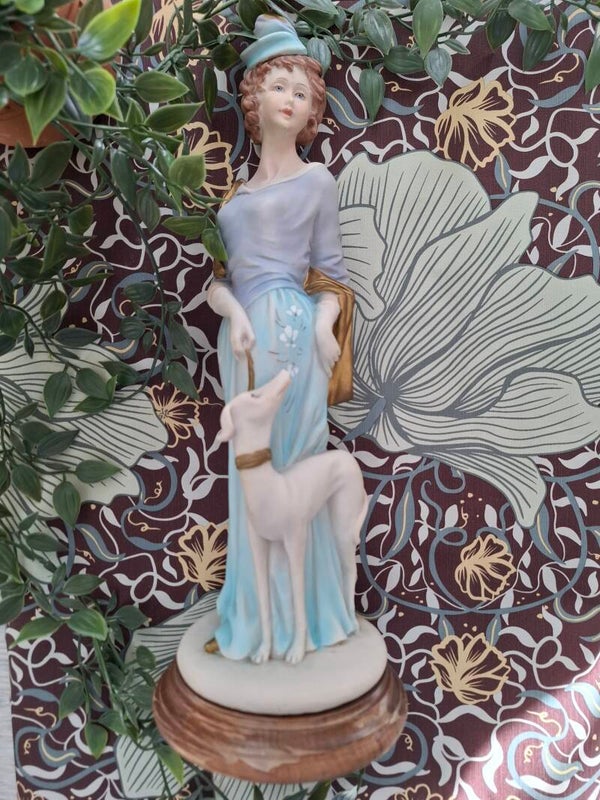 Oud beeld dame met hond