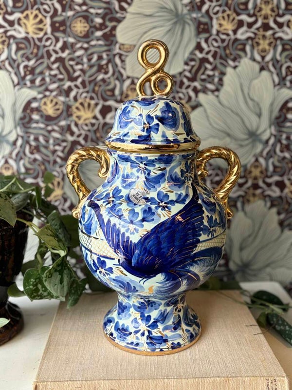 Grote blauwe dekselvaas