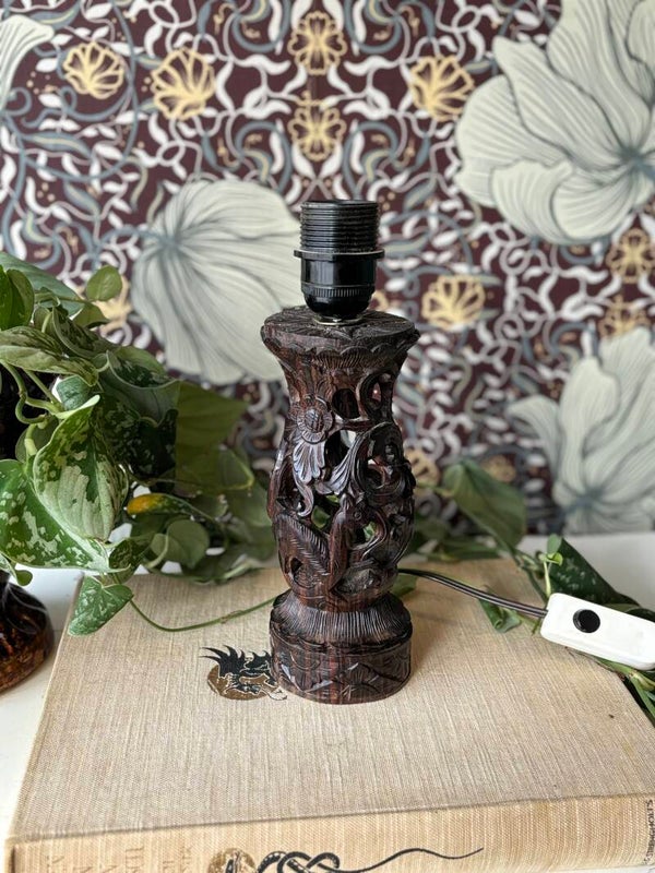 Lampvoet houtsnijwerk