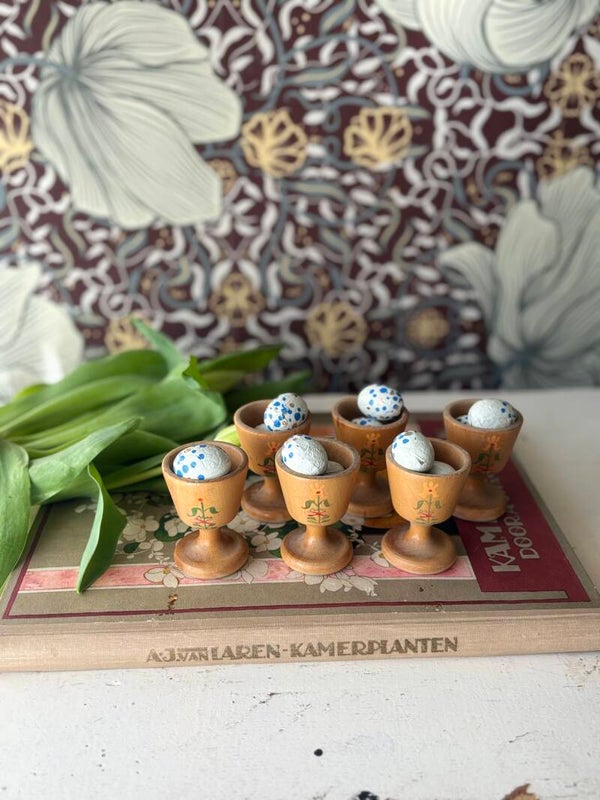 Houten eierdopjes