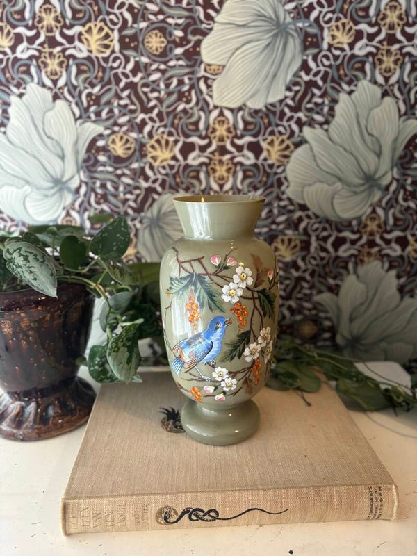 Opaline vaas met blauwe vogel