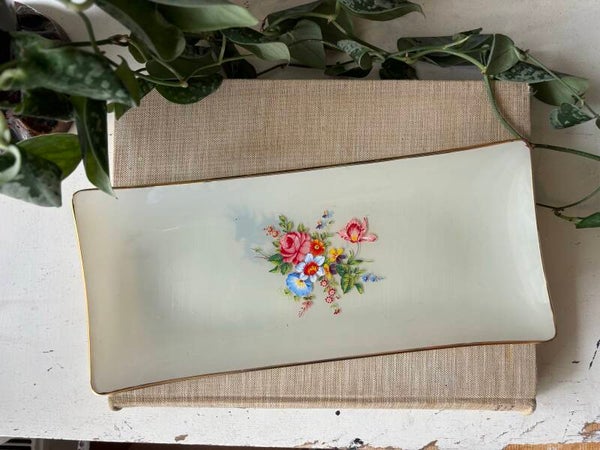 Cakeschaal met Alpen bloemen