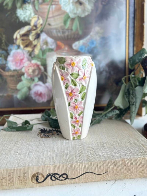 Vaasje barbotine bloemen