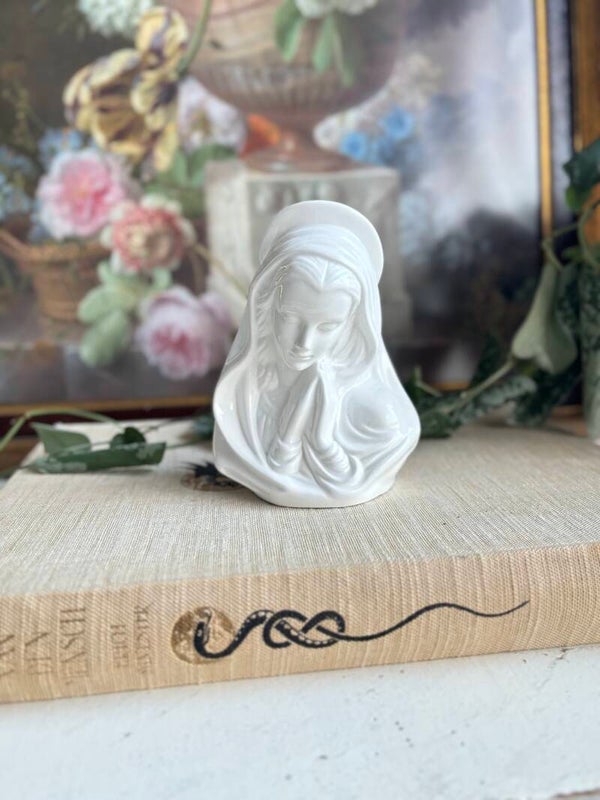 Maria buste met waxinelichthoudertje