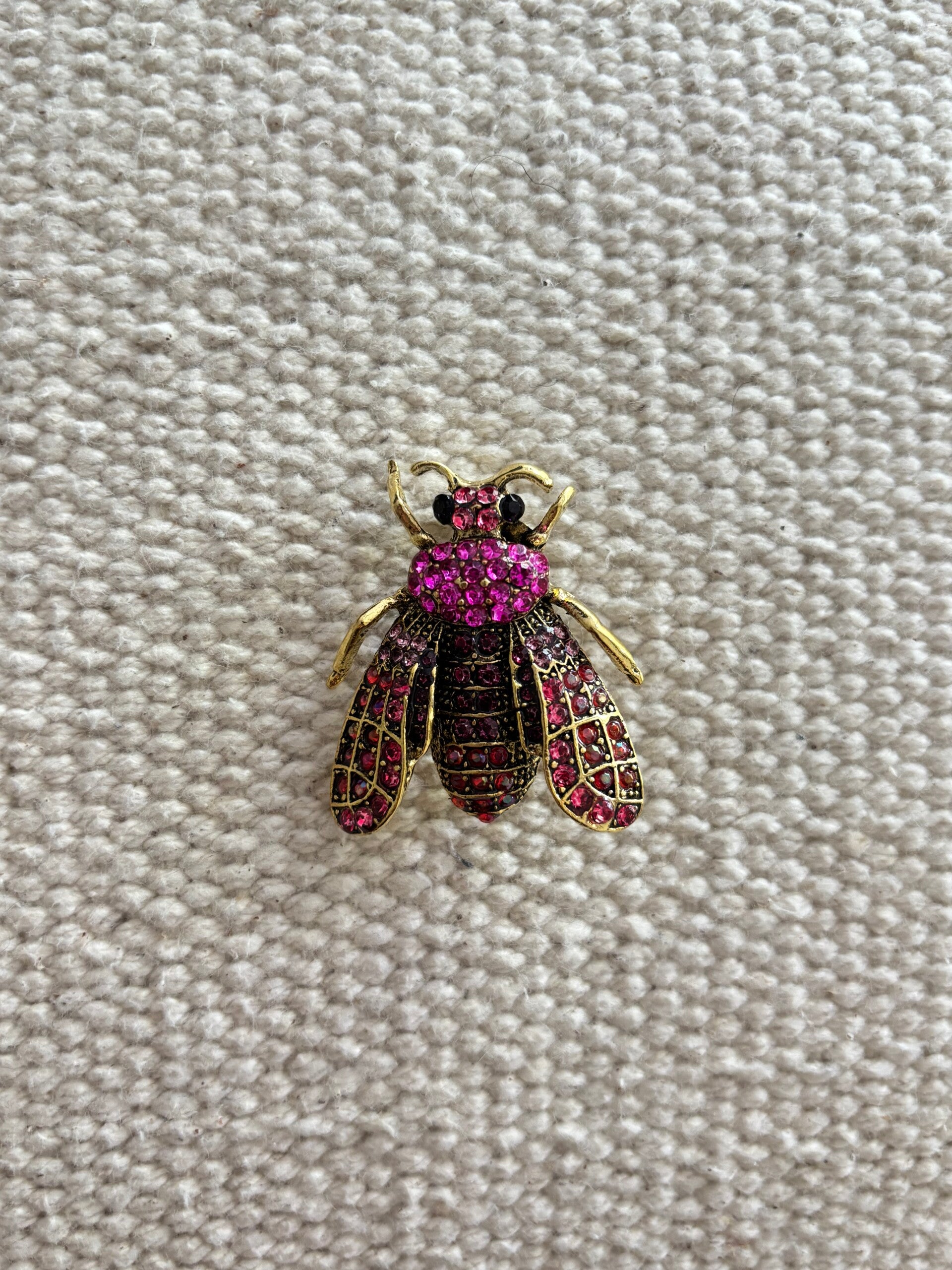 Broche roze vlieg