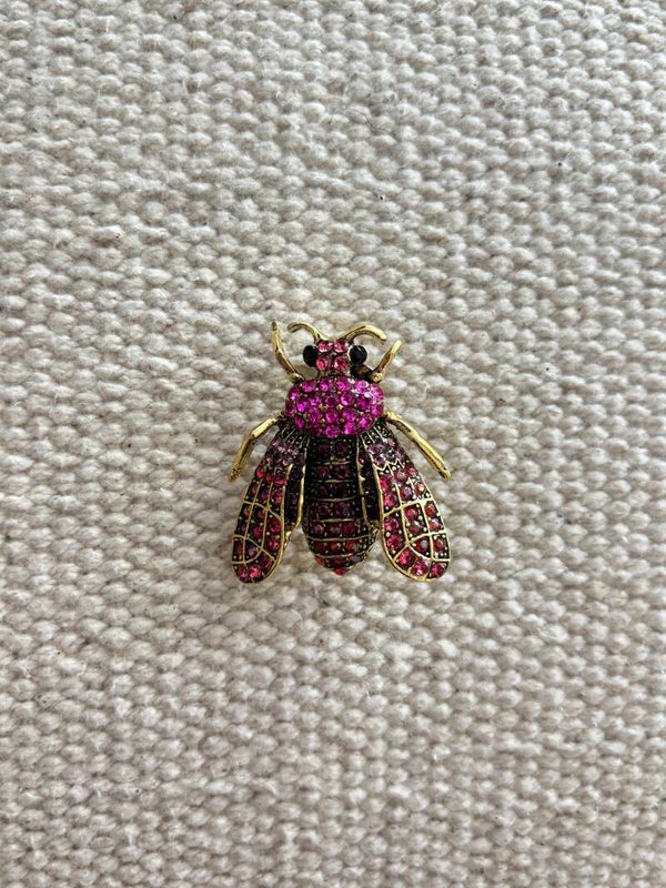 Broche roze vlieg