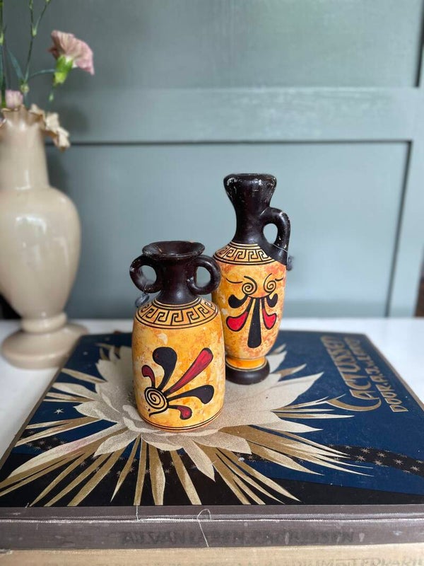 SALE Set vaasjes aardewerk