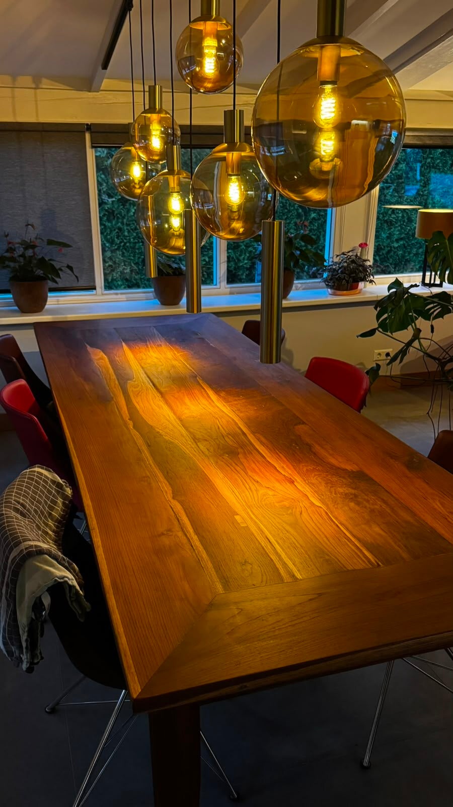 Restauratie grote teakhouten tafel.jpg