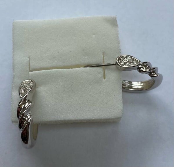 twisted oorbel met meerdere zirconia's verzilverd