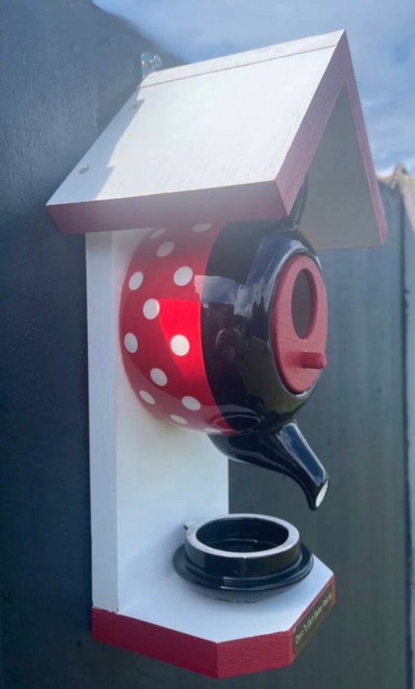 Minnie Mouse teapot garden feature bird house / bird feeder