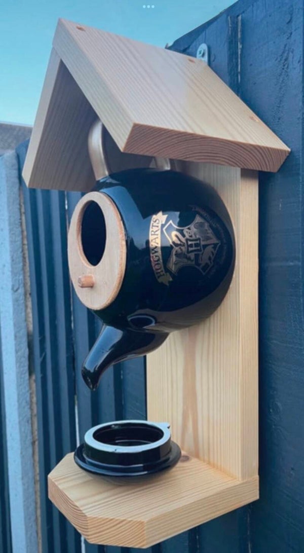 Harry Potter Hogwarts teapot garden feature bird house / bird feeder