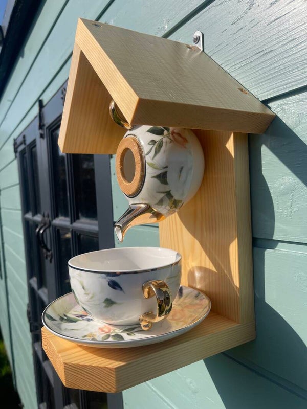 Beautiful floral teapot set garden feature bird feeder