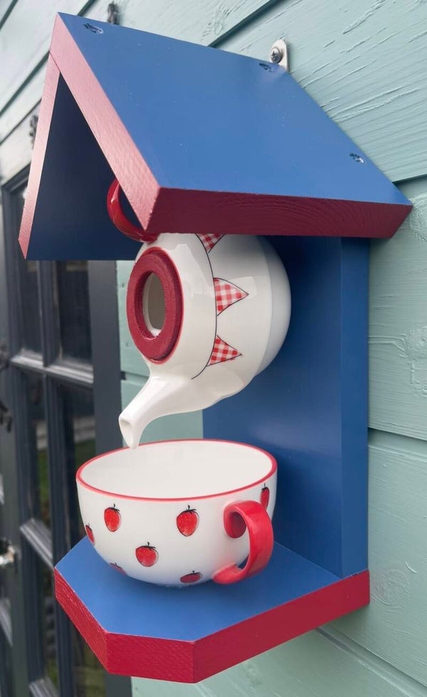 Victoria sponge teapot set garden feature bird feeder