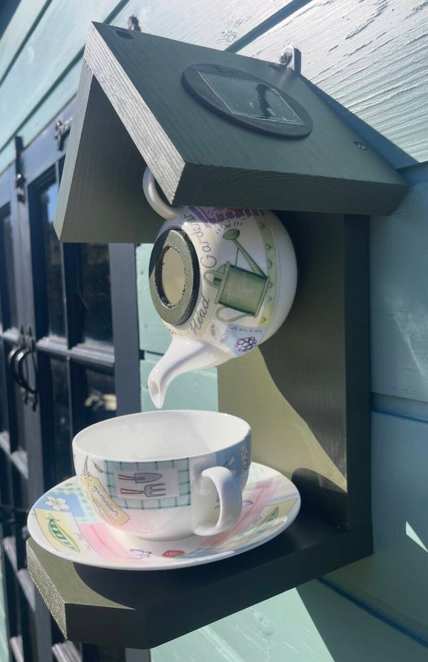 Gardening themed teapot set garden feature bird feeder with SOLAR light