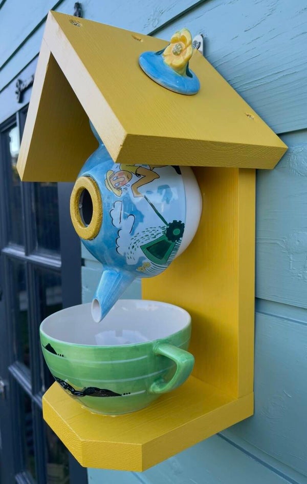 Gardening themed teapot set garden feature bird feeder