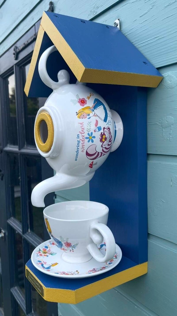 Alice in Wonderland teapot set garden feature bird feeder