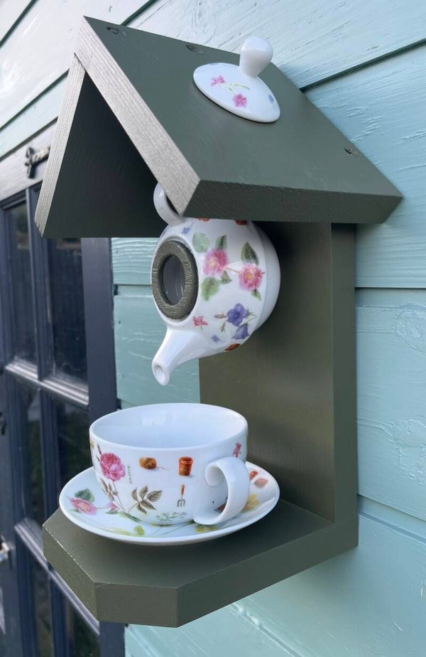Gardening themed teapot set garden feature bird feeder