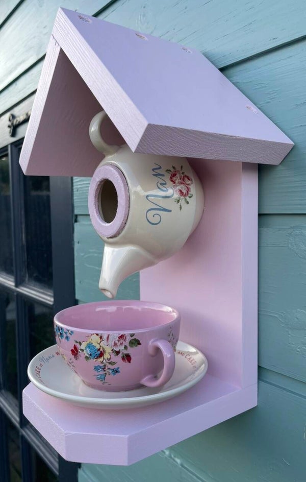 Nan themed teapot set garden feature bird feeder