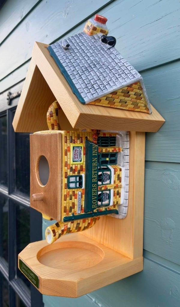 Corrie Rovers Return teapot garden feature bird feeder