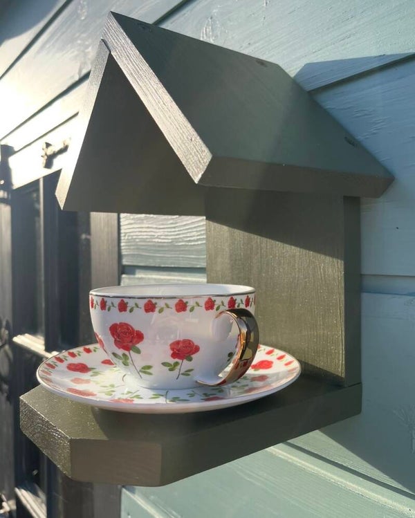 Red floral teacup & saucer set garden feature bird feeder
