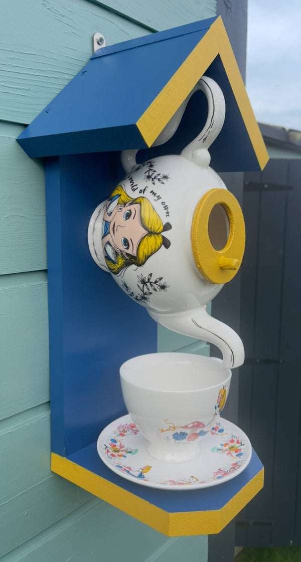 Alice in wonderland teapot set garden feature bird house / bird feeder