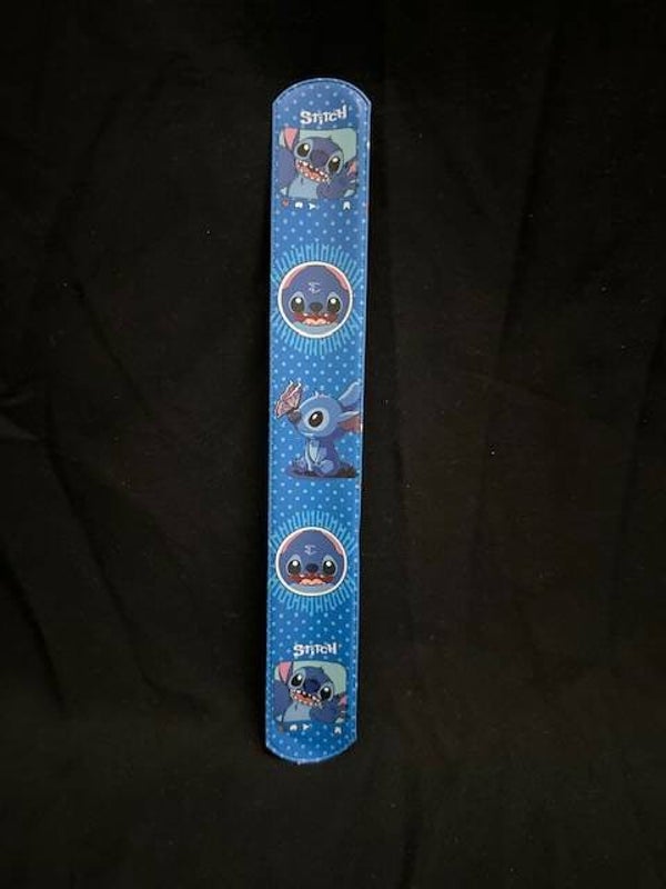 Bracelet à claquer Stitch