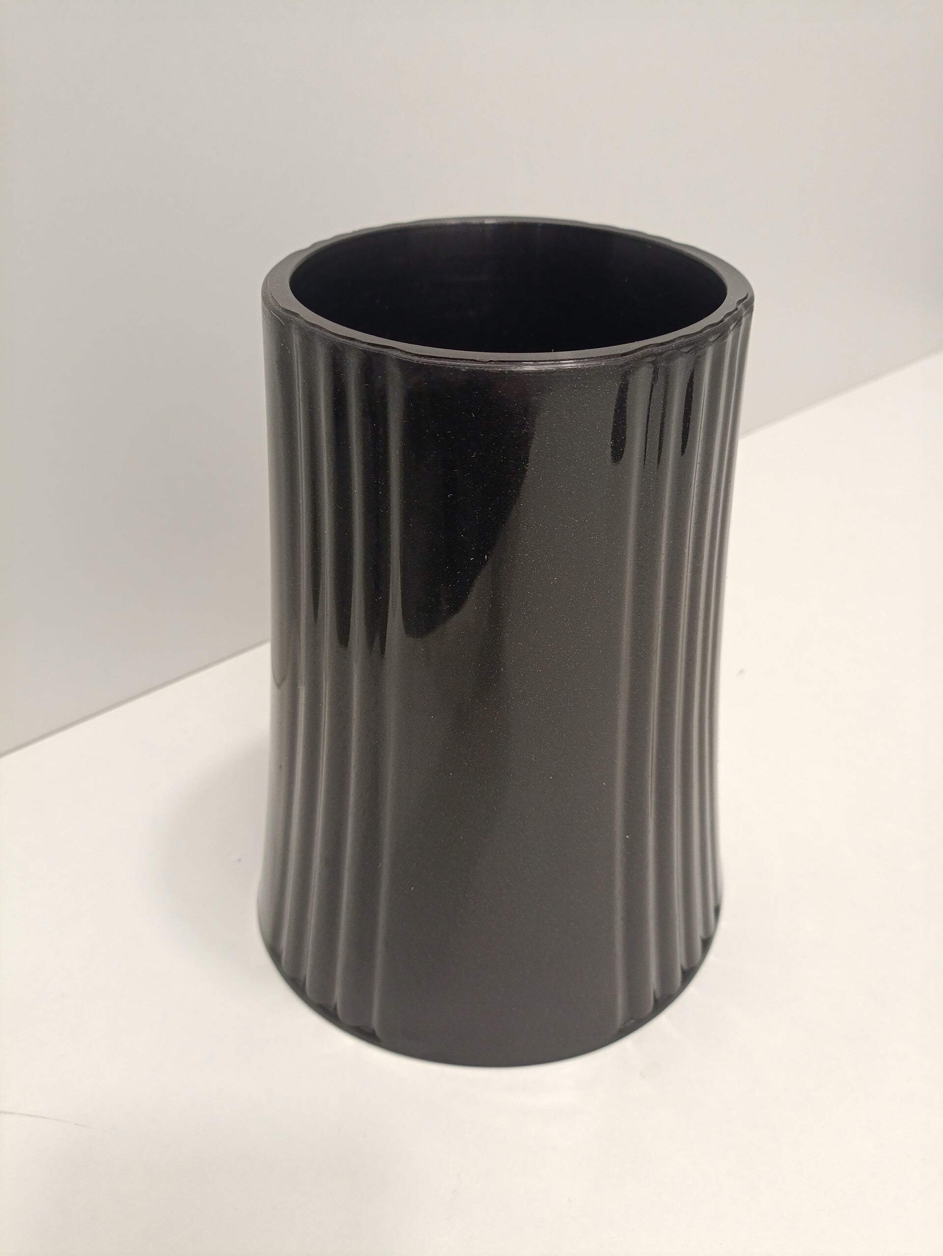 wazon  czarny 20cm