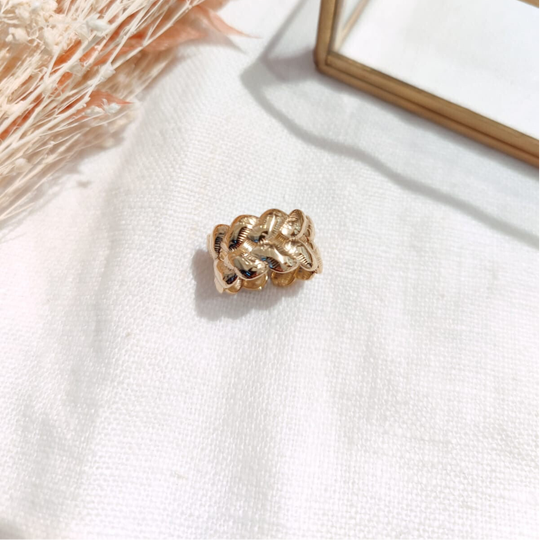 Ring Twisted
