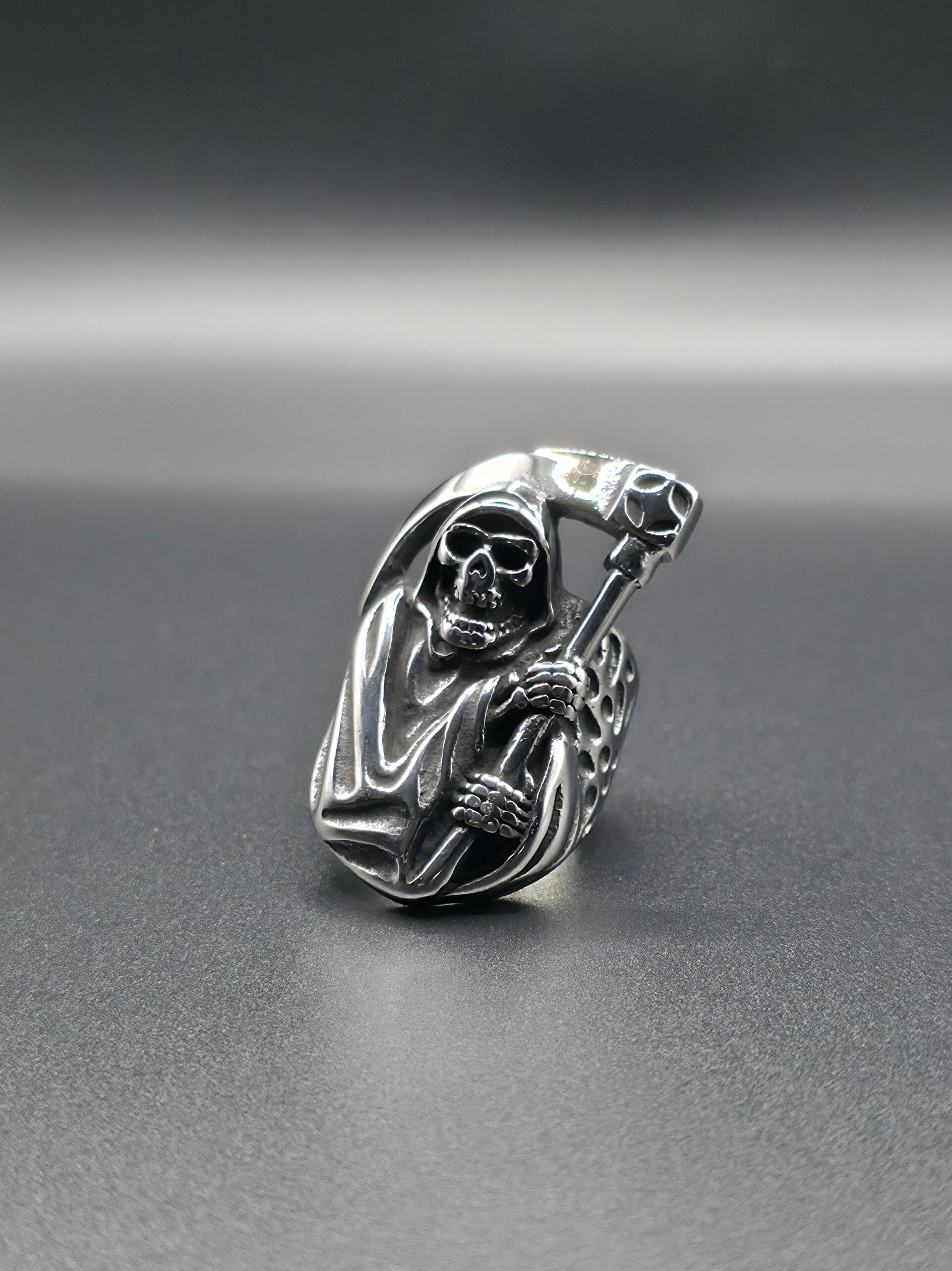 Anello Tristo Mietitore “Grim Reaper” in Acciaio