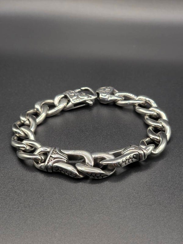 Bracciale “Death Grip” a Torsione in Acciaio con Artigli