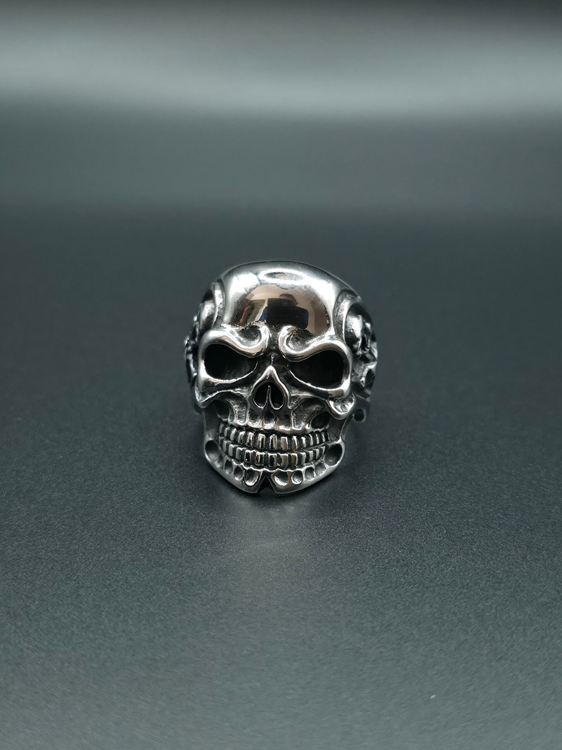 Anello Teschio “Reaper Skull” in Acciaio