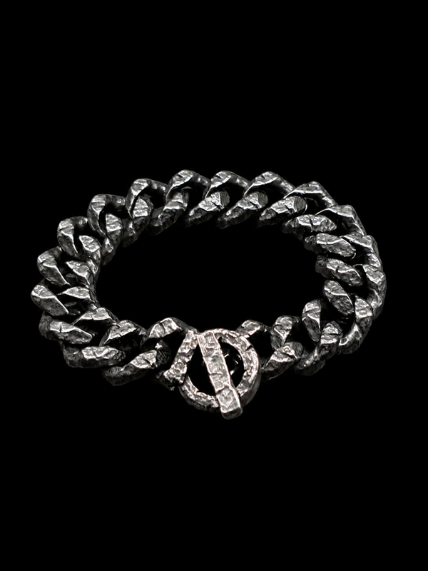 Bracciale Cuban Link Massiccio “Raw Hammer” in Acciaio Martellato con Finitura Anticata