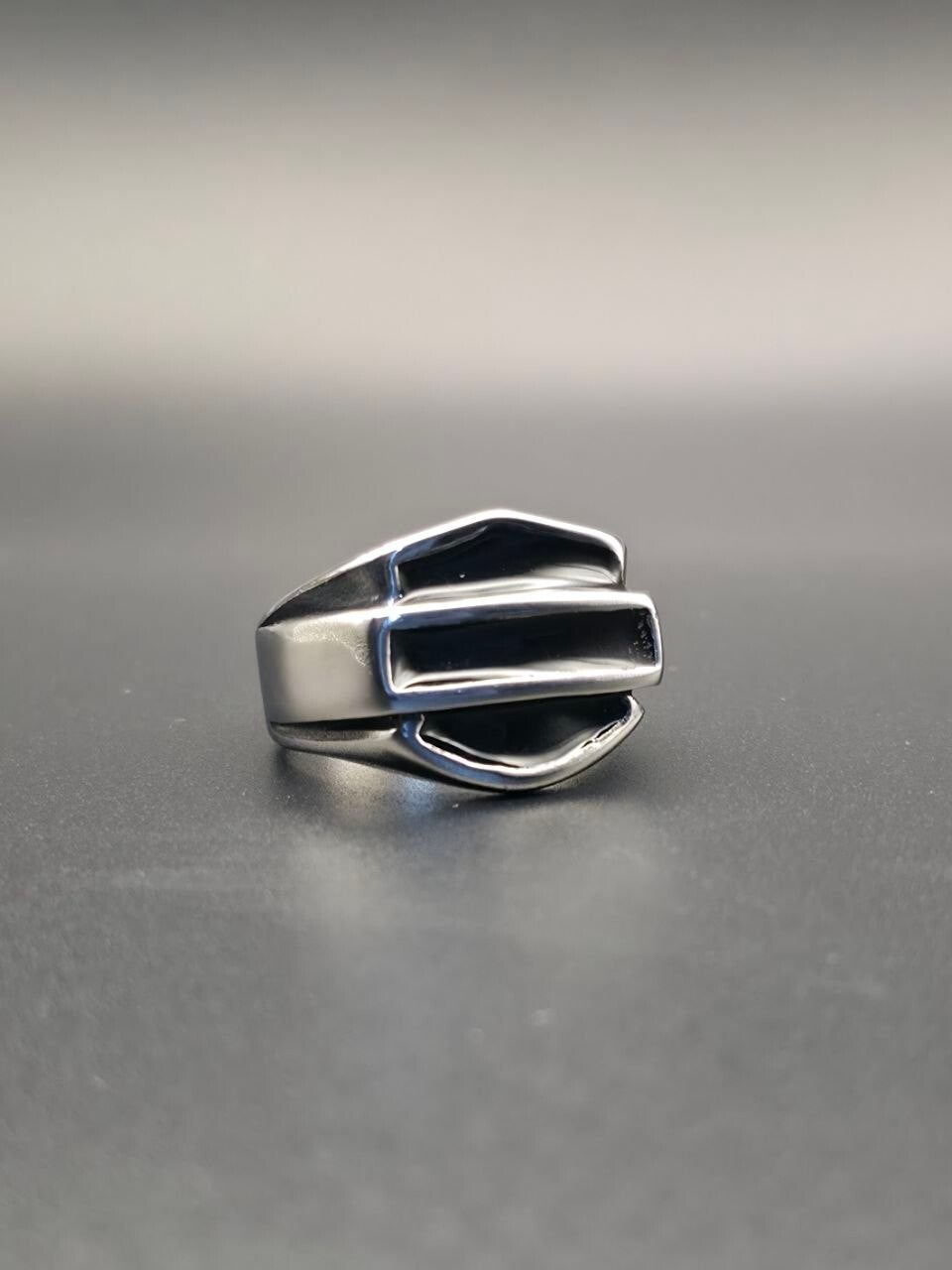 Anello "Engine Fins" in Acciaio Inossidabile Lucido