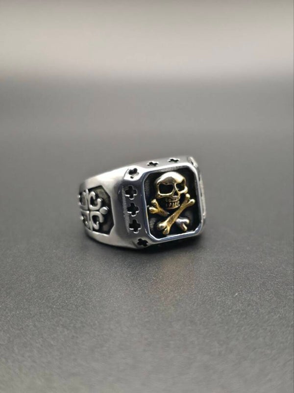 Anello "Steel Brotherhood Gold" con Teschio e Tibie Incrociate in Acciaio