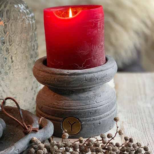 Stoere stenen kaars houder rond
