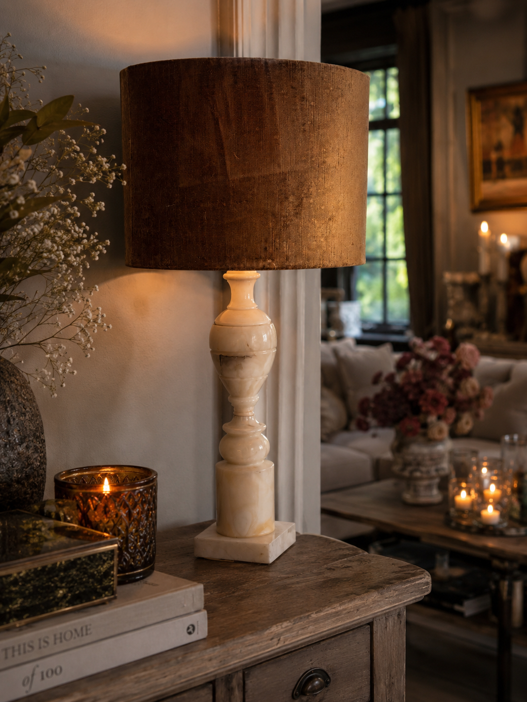 Grote vintage marmeren schemerlamp met oker kap